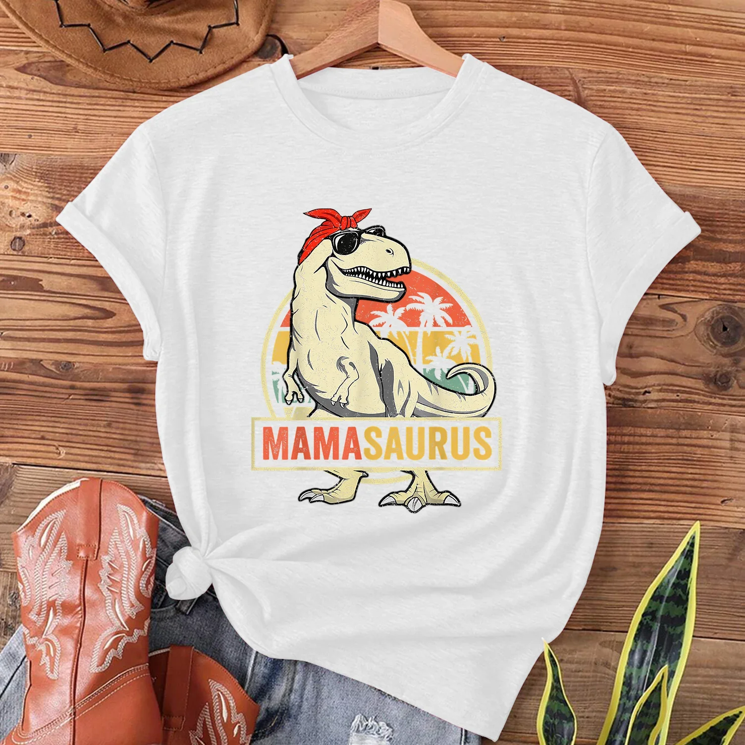 Maglietta Casual da donna dinosauro mamma che cammina sotto gli alberi di cocco sulla spiaggia manica corta stampata Top Casual per le donne