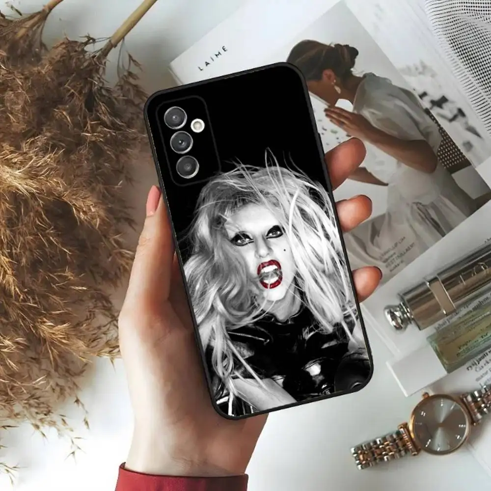 حافظة هاتف Singer L-Lady G-Gaga لهاتف سامسونج S24,23,22,30,21,10,9,Ultra,Plus,Lite,FE,5G حافظة ناعمة سوداء #3