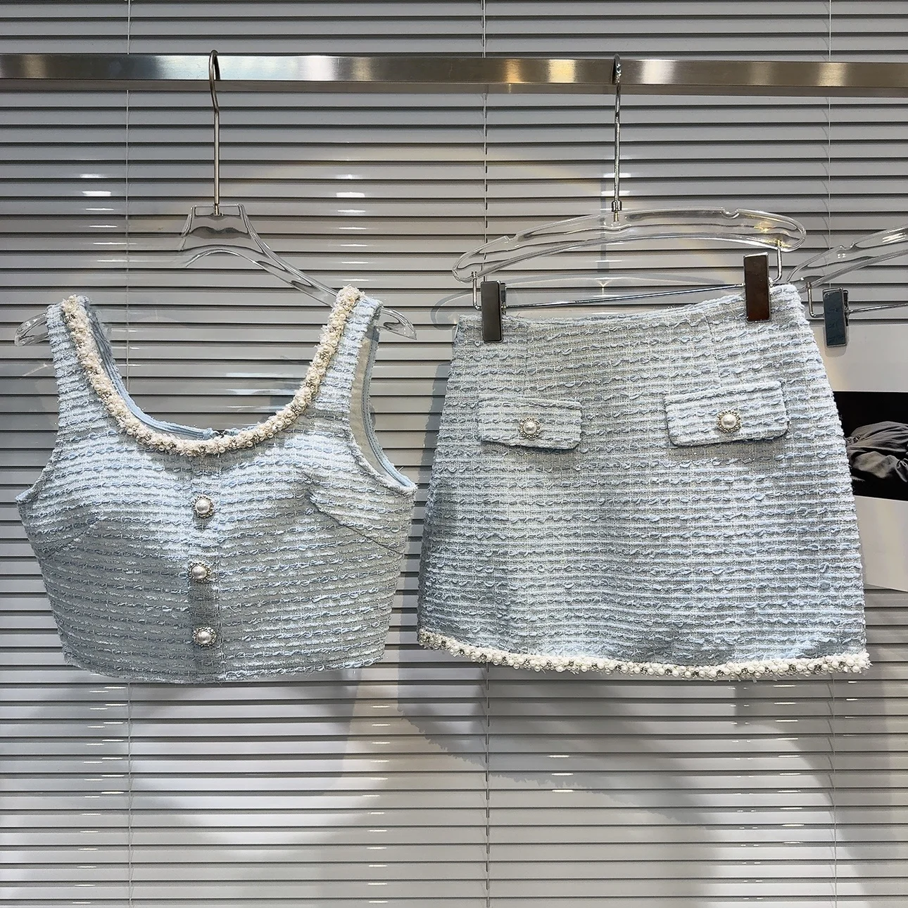 

Summer 2026 New Pearl Embellished Blouse Tank Top And Tweed Skirt Set Elegant Chic Style Women's Fashion Ensemble