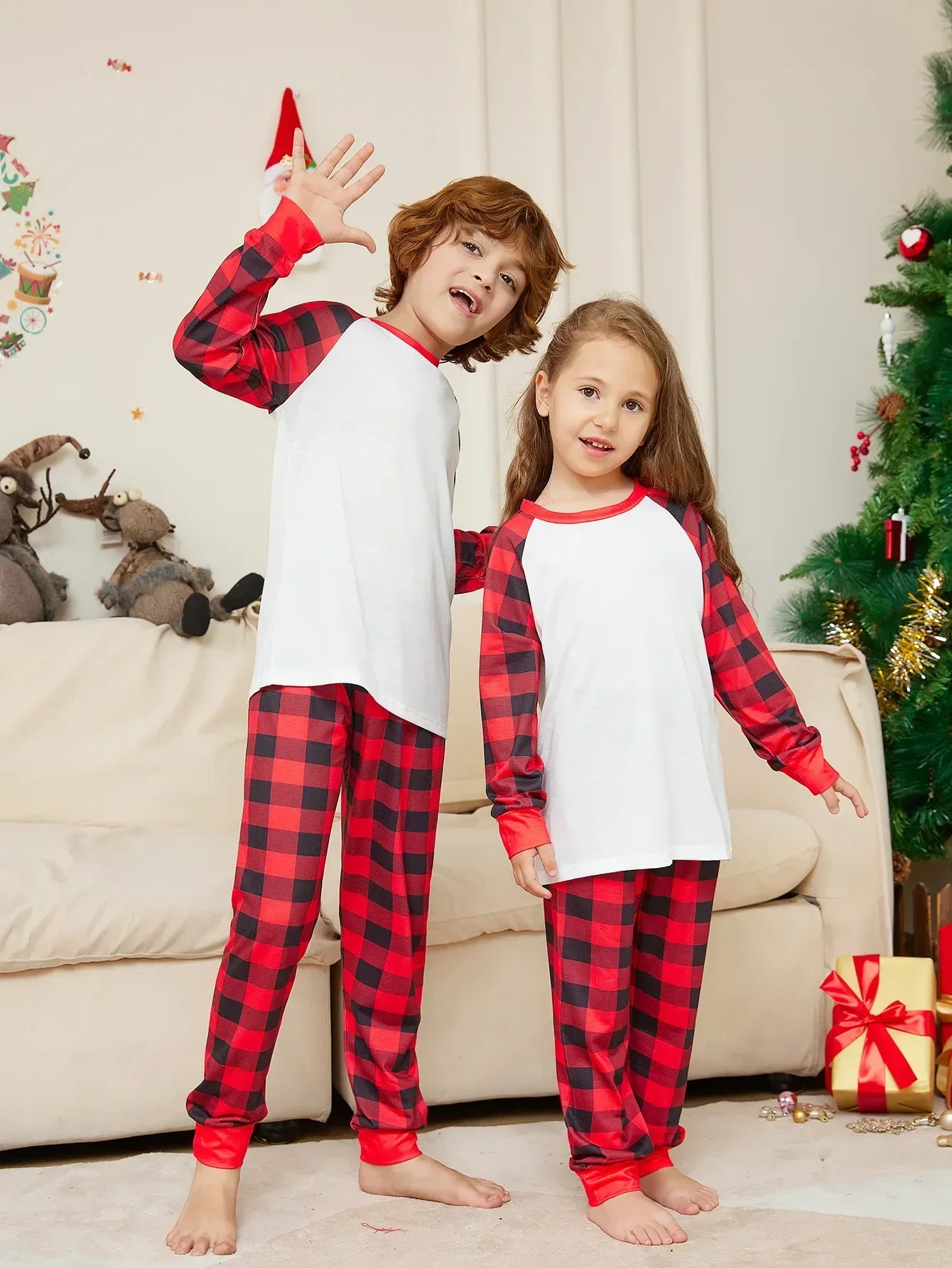 Conjunto de pijamas a juego de Navidad para niños y adultos, Pelele de bebé y perro, ropa de dormir a cuadros en blanco, aspecto familiar, 2024