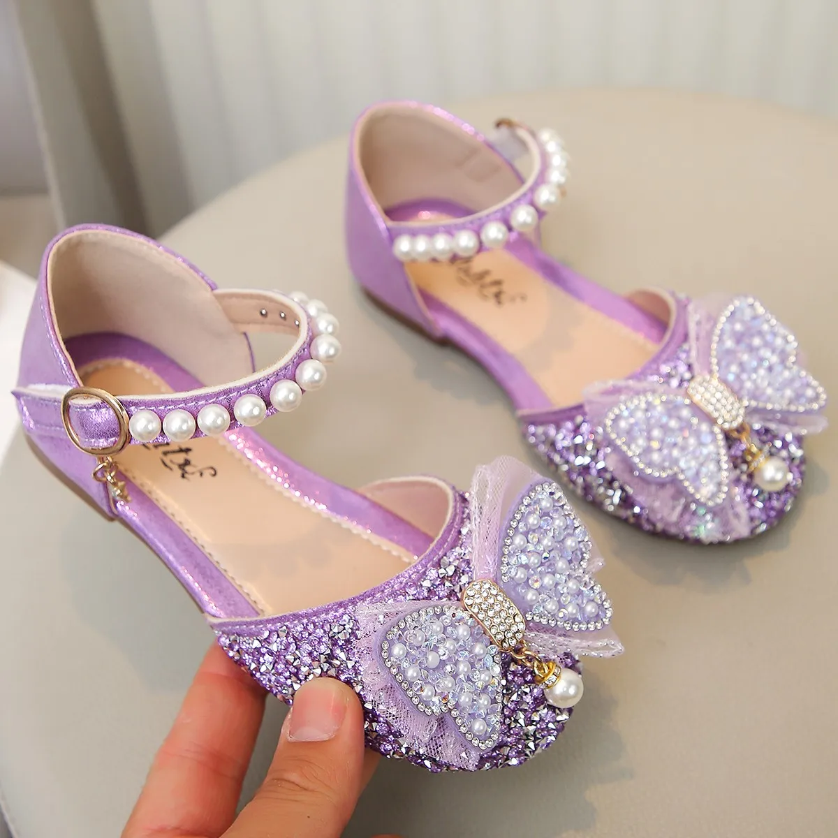 Girls Glitter Princess Sandals Rhinestone Butterfly Pearl Ankle Strap Soft Flat Shoes For Party Dress Matching