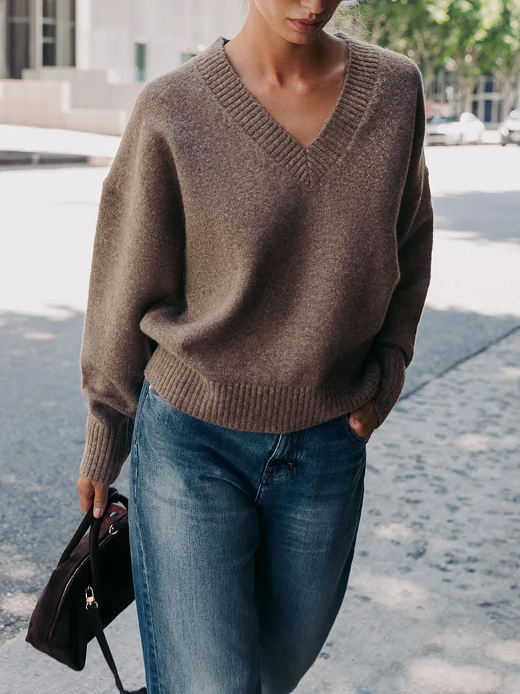 

Faionable Soft V-Ne Long Sve Knitted Sweater New Arrival Autumn 2025 Women's Sweet Sle Comfortable Fit Overhead Top