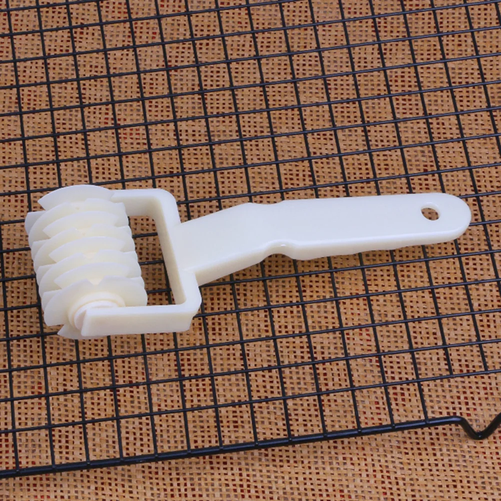

Lattice Dough Cutter Professional Style Baking Mold for Bread Pizza Cookies Chocolate Size S White
