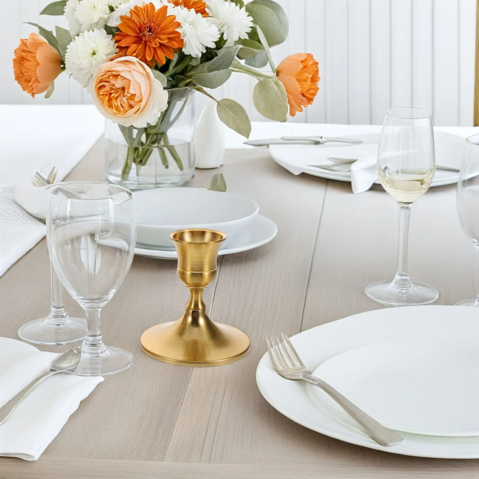 

2Pcs Elegant Brass Holder Classic Design Multifunctional Use Festive Gatherings Warm Inviting Atmosphere