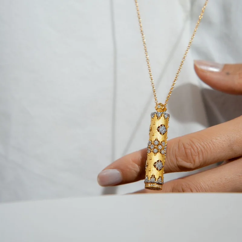 Copper Electroplated Gold Lucky Magic Wand Brushed Four-Leaf Flower Scepter Necklace for Women Fashionable Light Luxury Collarbo