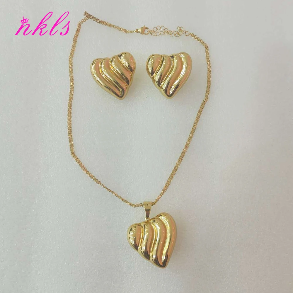 Italian Gold Color Jewelry Set for Women Girl Heart Design Piercing Earrings and Necklace 2Pcs Party Daily Wear Banquet Wedding