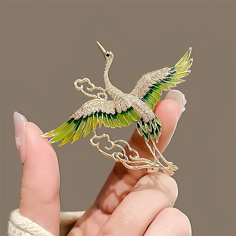 Chinese Style Elegant Rhinestone Green Enamel Wings Crane Clouds Brooches For Women Girls Flying Birds Lapel Pins Party Jewelry