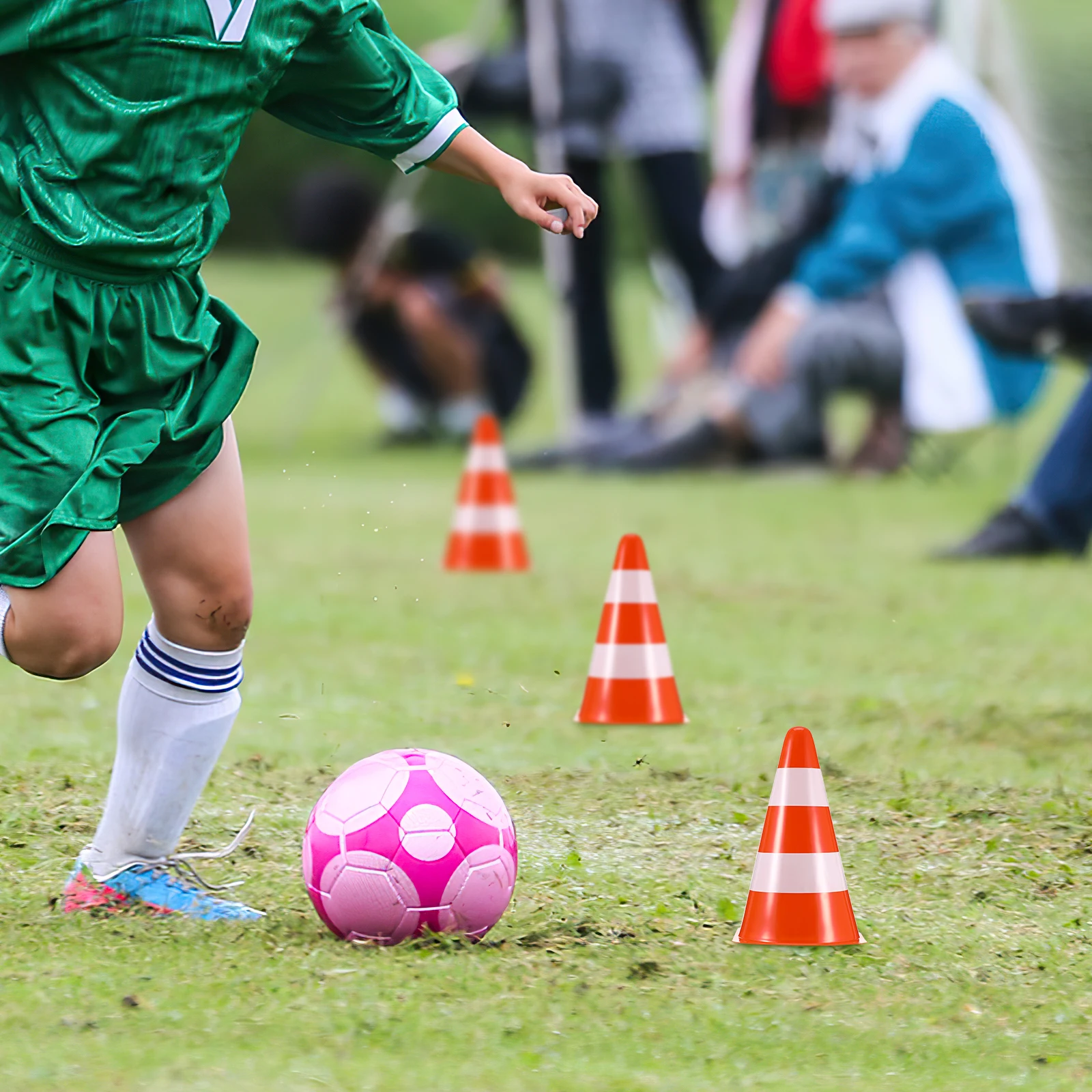 Coni stradali durevoli da 6 pezzi per la costruzione stradale Indicatore di campo sportivo Coni di plastica di avvertimento di sicurezza ad alta visibilità Uso esterno
