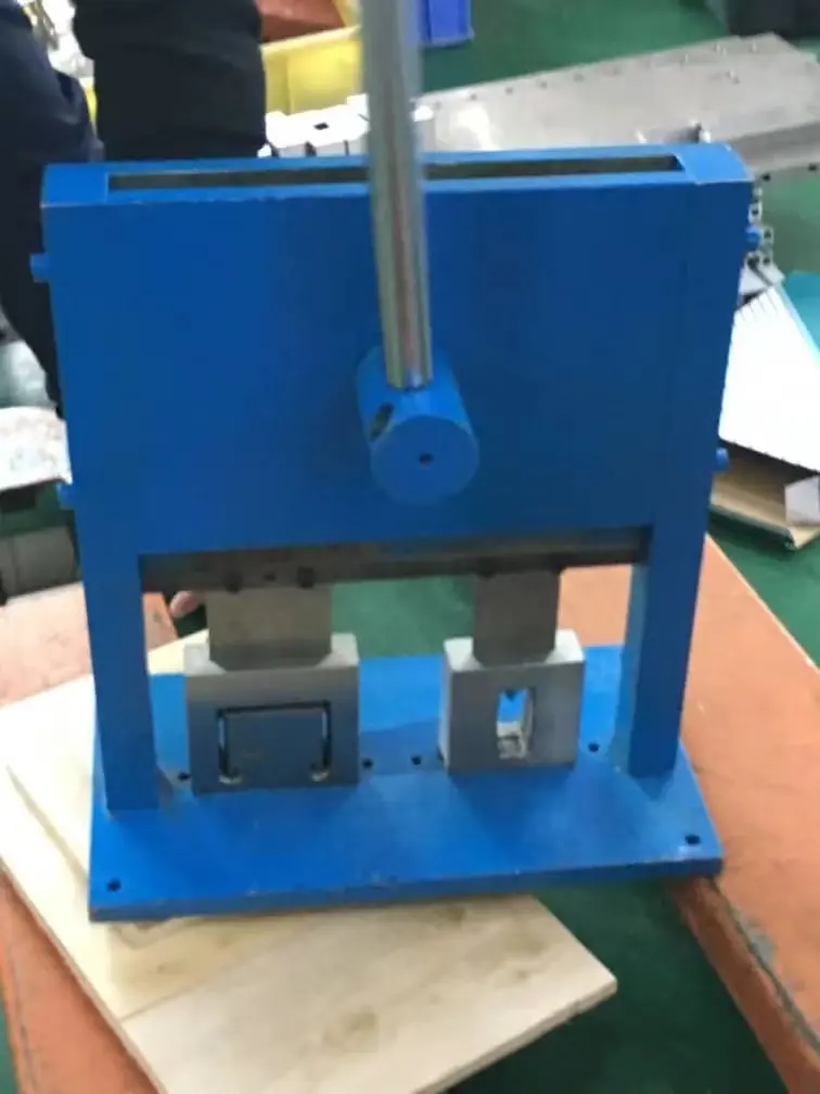 Aluminum Venetian Blinds Rail Making Machine Curtain Tracks Cutting and Punching  Machine