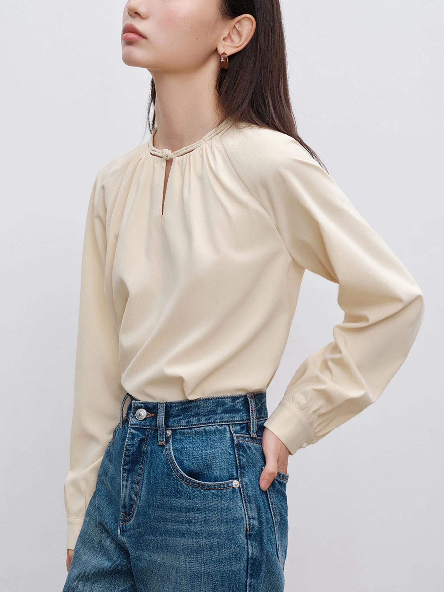 ZIQIAO New Chinese Style Unique Design Buttoned Women\'s Long Sleeve Shirt 2024 Autumn New Elegant Versatile loose Top 24ZQ93104