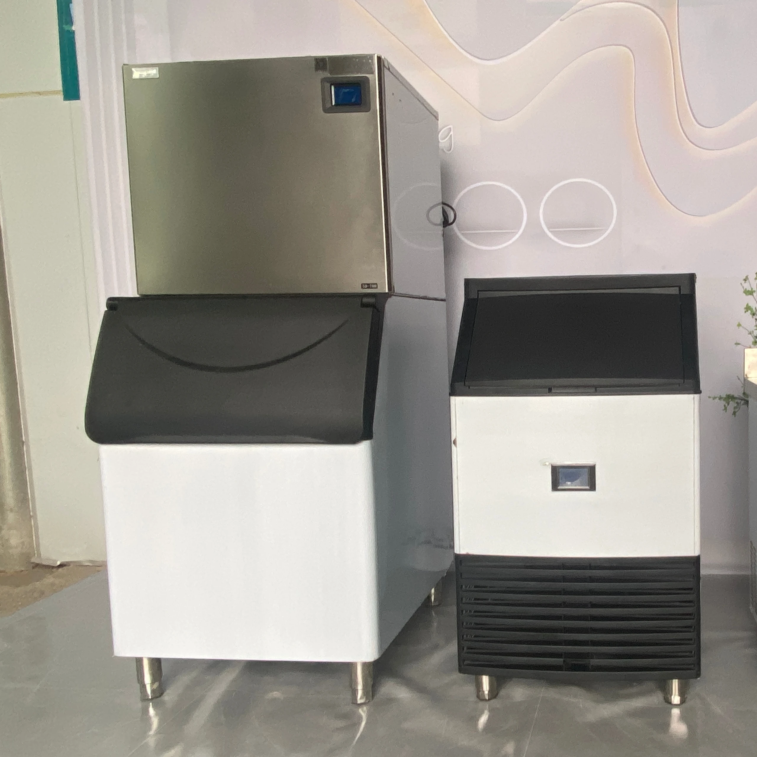 

Горячая распродажа: Промышленный льдогенератор 220В для бизнеса, с долговечными кубиками льда и большой производительностью