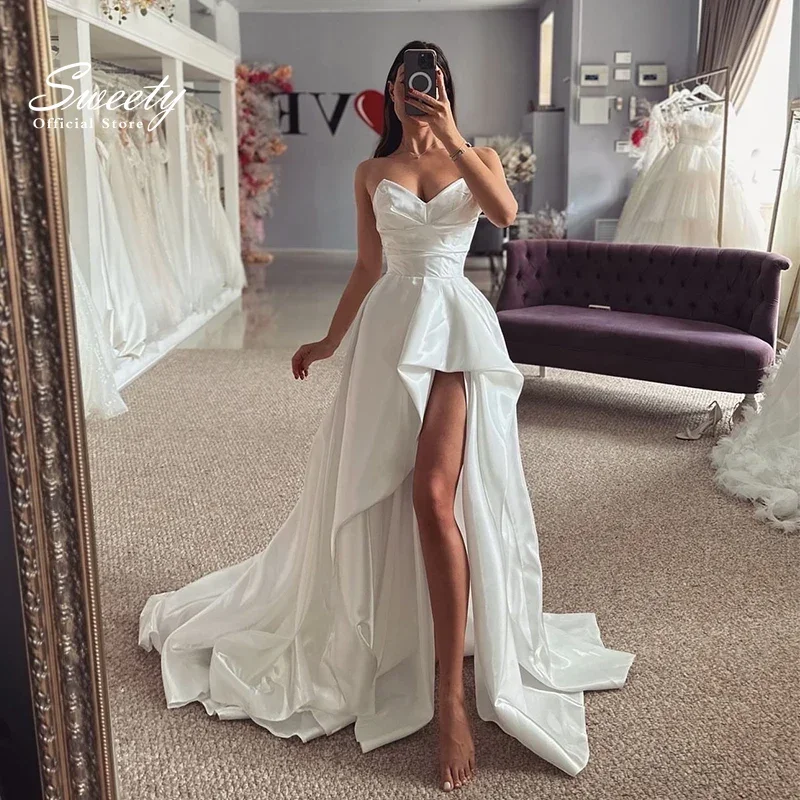 

Romantic Wedding Dress Satin With A-Line Floor Length Ball Gown Strapless Sleeveless Bridal Dress Button Vestido De Casamento