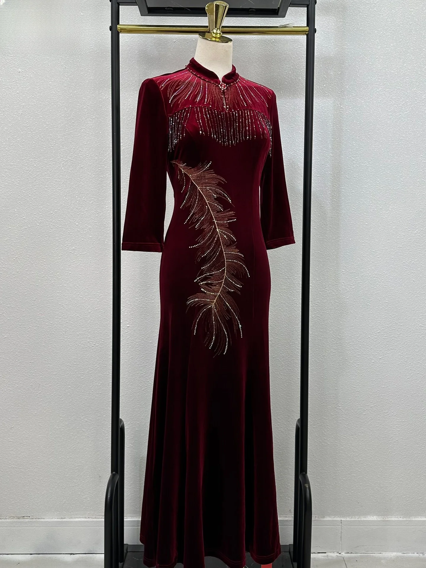 

Ele Long Velvet Fi Tail Dr Embroidered Heavy Work Wedding Dr for Mommy Formal Evening Gown Age 40-49 Chinese Sle