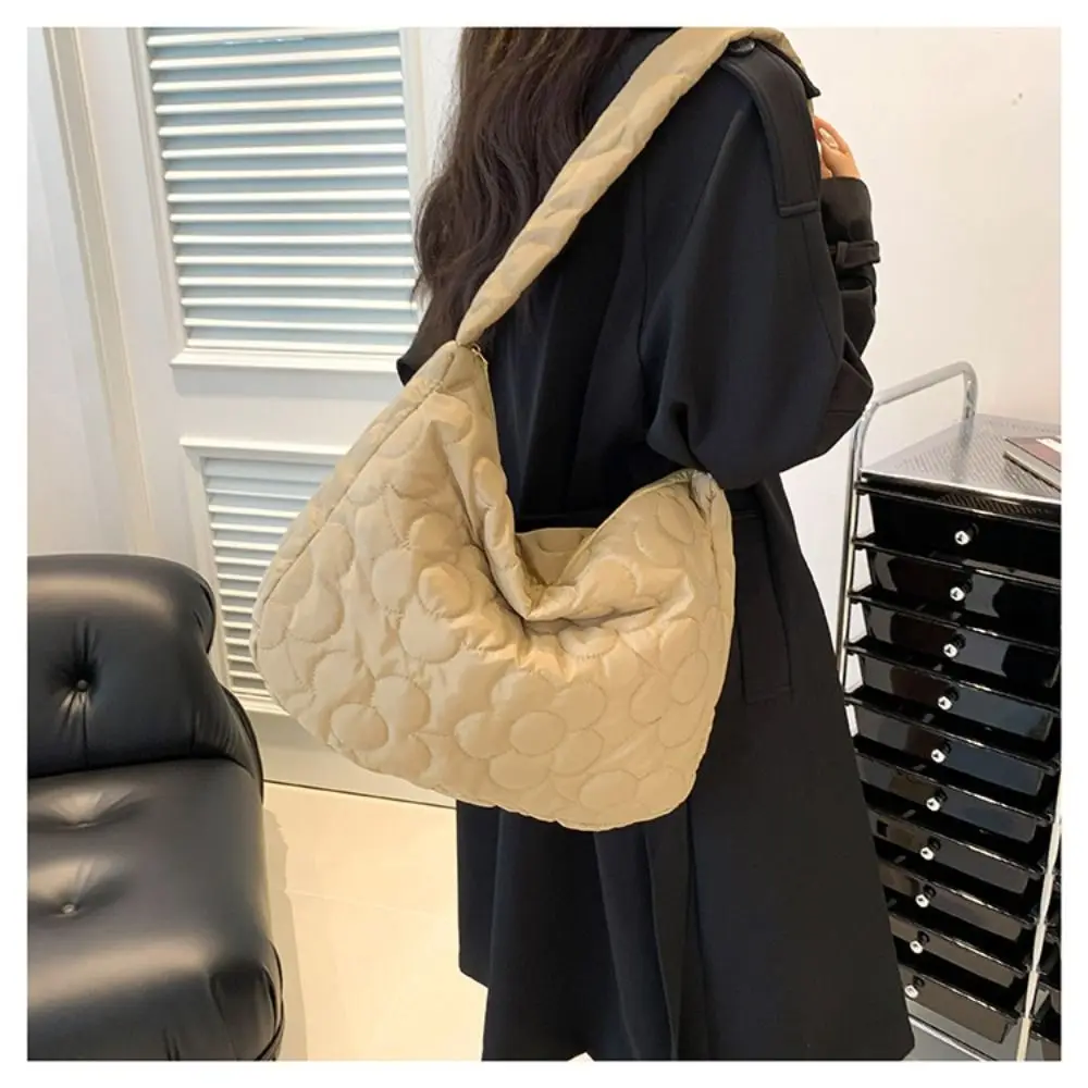 Bolso de hombro de gran capacidad para mujer, bolso cruzado acolchado de Color sólido, informal, a la moda, novedad