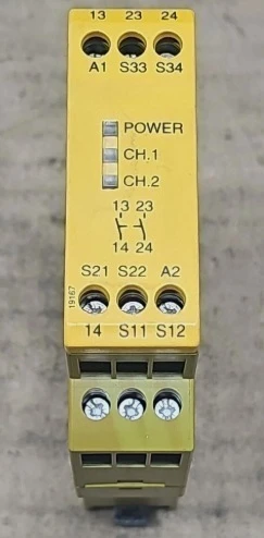 Brand New 774303 Safety Relay Expedited Shipping