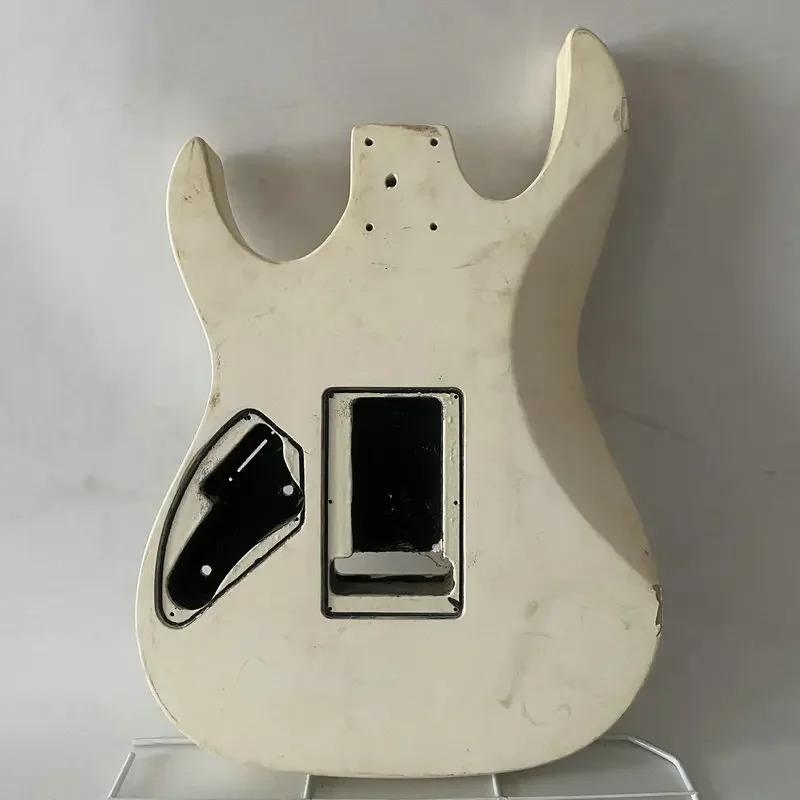 TB463 Ibanez Original ST Guitar Body SSH Pickups Tremolo Solid Wood Rigth Hand Surface Damages and Dirty Special Sales