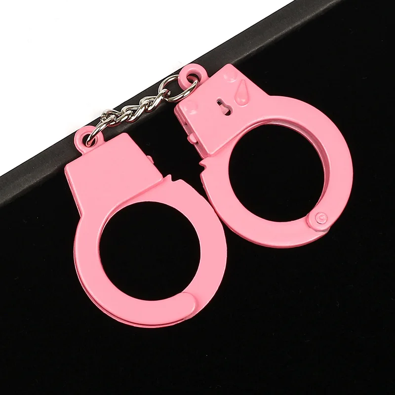 Creative Gift Thumb Toy Metal Bag Pendant Zinc Alloy Leisure Entertainment Mini Simulation Handcuff Keychain