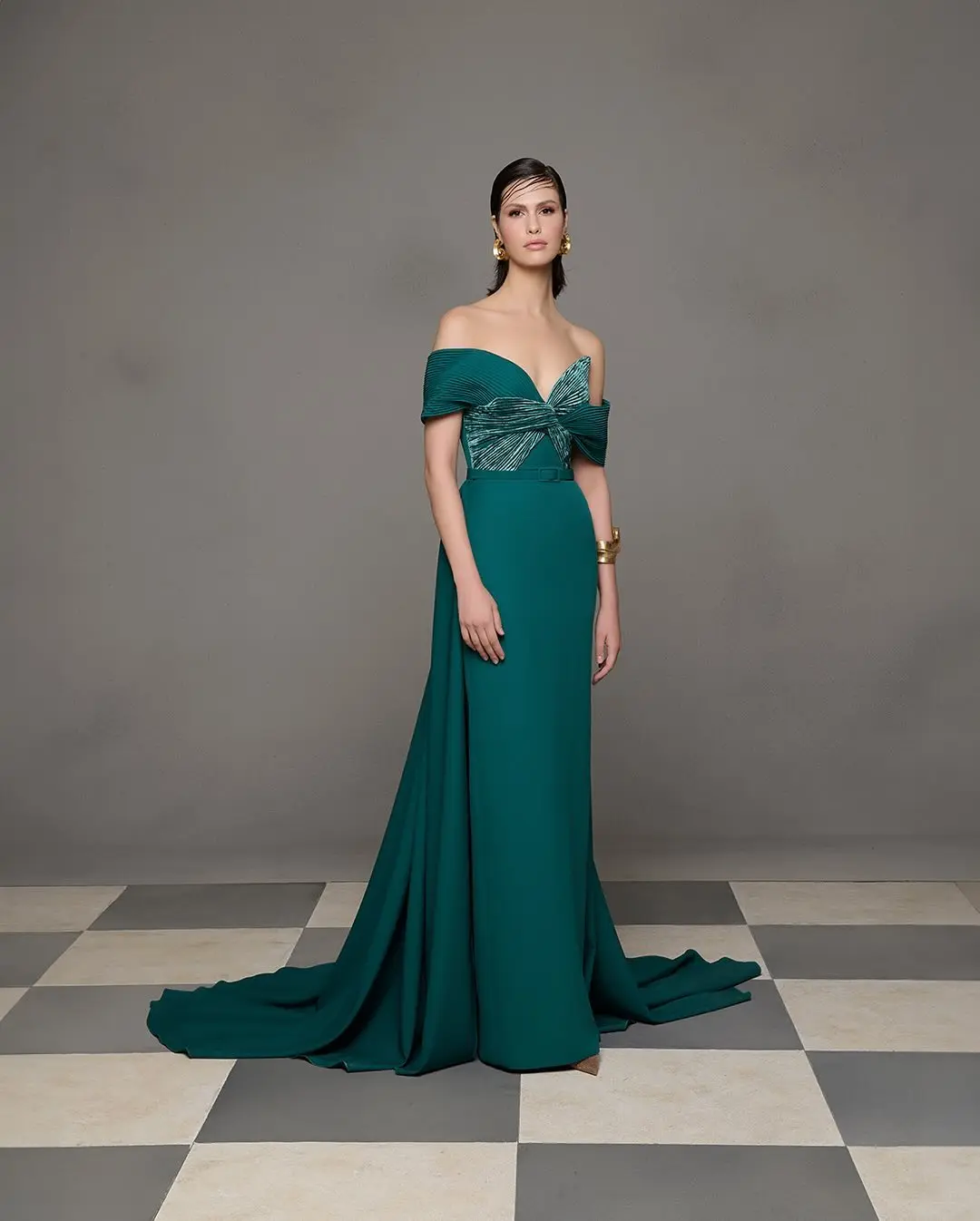 

Customized Graceful Sweetheart Off the Shoulder Short Sleeves Panel Train Evening Dress Modern Pleats Belt Vestido De Festa