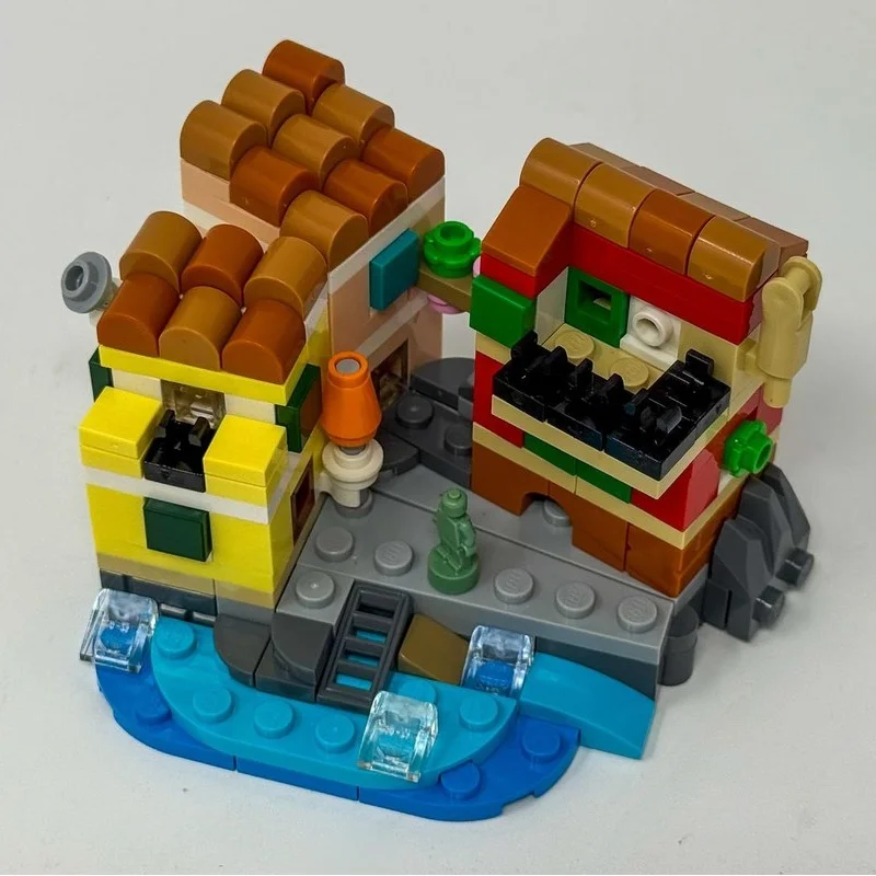 MOC-239780 Mini Italian Riviera Building Block Assembly Model City Beautiful Streetscape Architecture Series Downtown 197Pcs