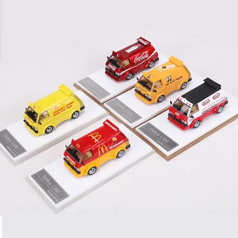 MJ 1:64 Mitsubishi Delica simulation static resin model, children's collection of decorative toys, New Year gifts for friends.