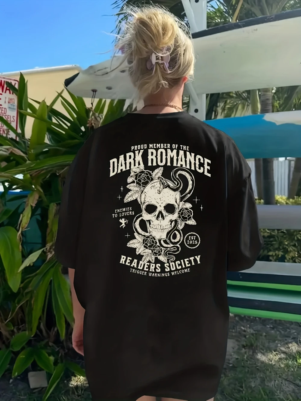 Women'S Dark Romance Readers Society Graphic T-Shirt Gothic Horror Book Lover Tee with Skull Floral Design Crew Neck Casual Top