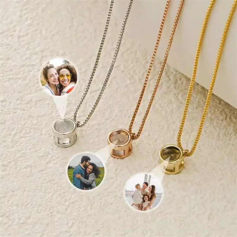 

Customized Projection Necklace Round Beads Box Chain Necklace Commemorative Day Holiday Gift for Family And Friends