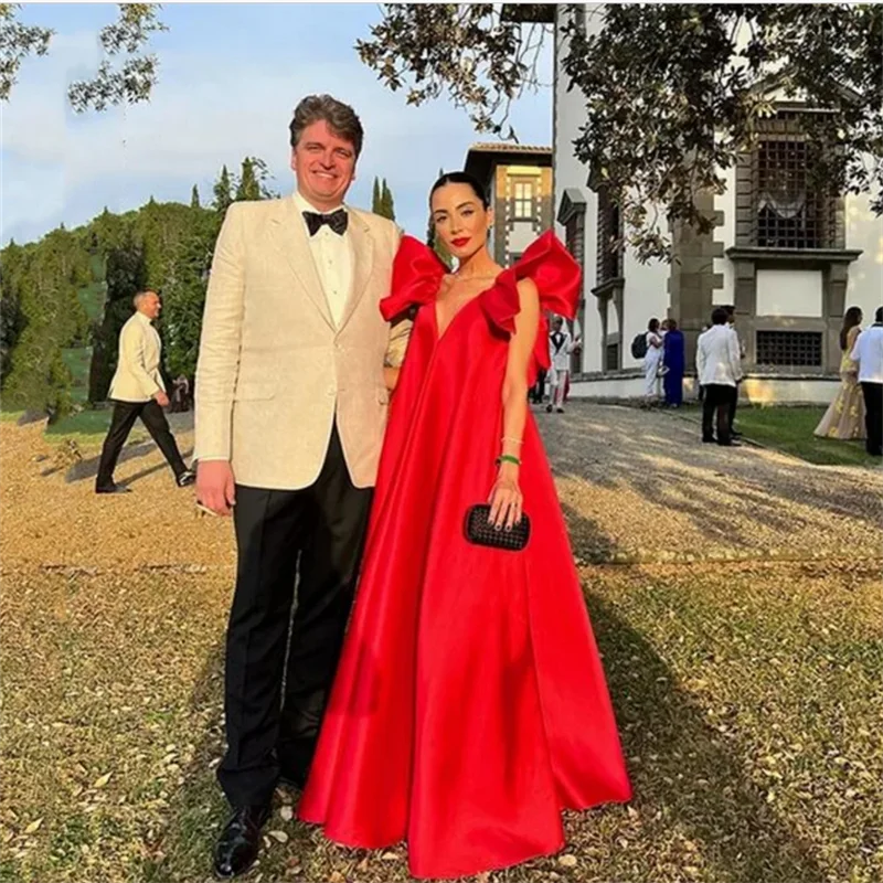 Crimping Sleeve V-neck فساتين السهرة Red Silk A-line Floor Lenght Prom Dress Customized Sexy Open Back Satin Prom Go