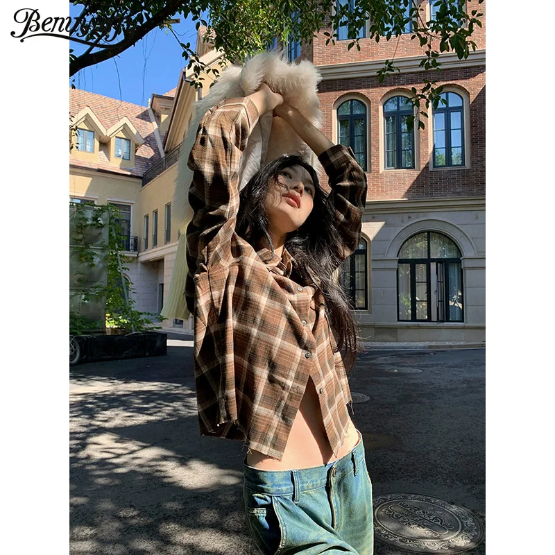 

Benuynffy винтажная клетчатая рубашка с необработанным подолом для женщин, осень-зима 202, уличная одежда 2000-х годов, свободные блузки на пуговицах с длинными рукавами, топы