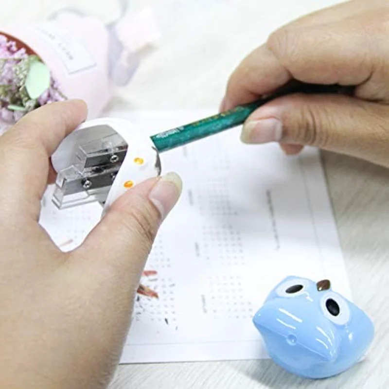 24 Pcs Pencil Sharpener,Manual Cute Cartoon Owl Pattern Hand Held Pencil Sharpeners 2 Holes for Kids Random Color Supplies