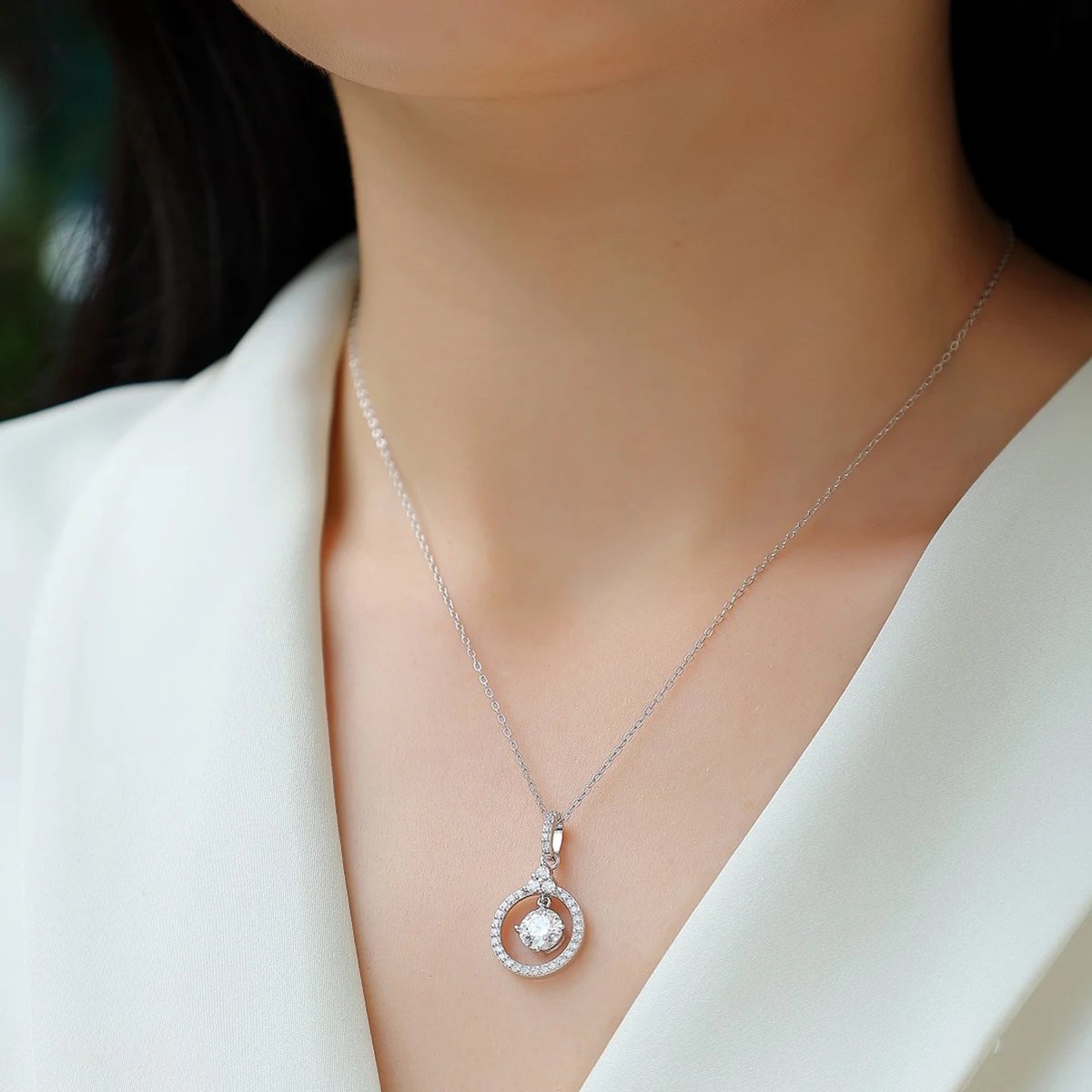 

1.0CT S925 Silver Plated 18K White Gold Moissanite Round Hanging Necklace For Women With Certificate