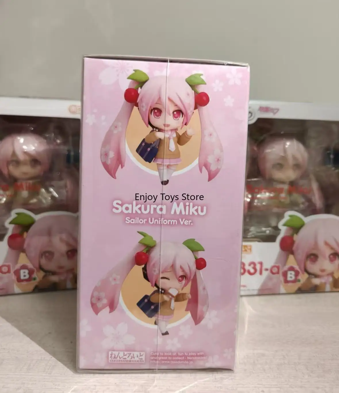 

В наличии: Японская версия, абсолютно новая фигурка Clay Man 2331-a B Cherry Blossom Viewing Future от бренда GCS
