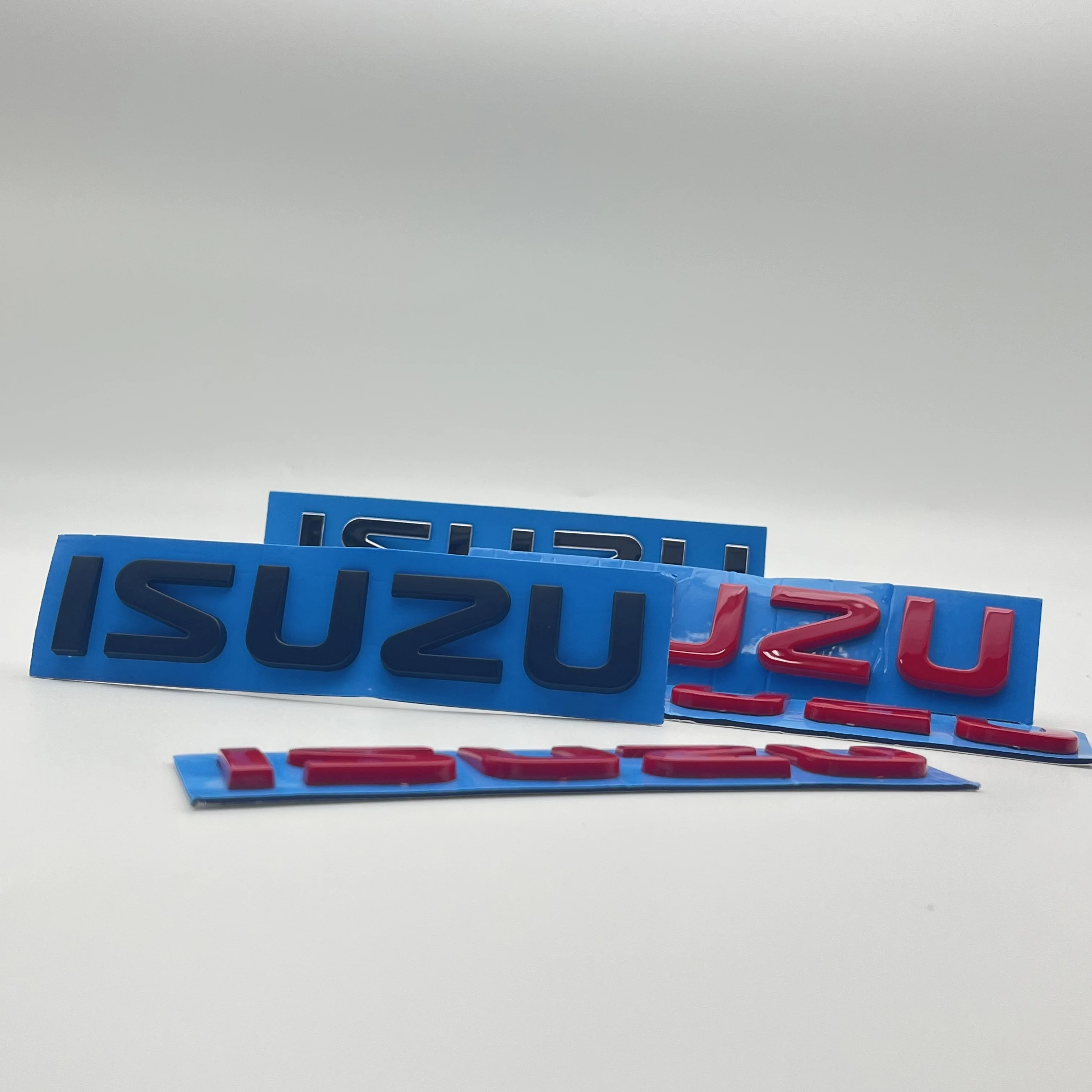1pcs ISUZU Letter Logo High-quality Car Sticker forIsuzu Ruimai D-MAX MU-X Car Raer Trunk Emblem Badge Refit Styling Accessories