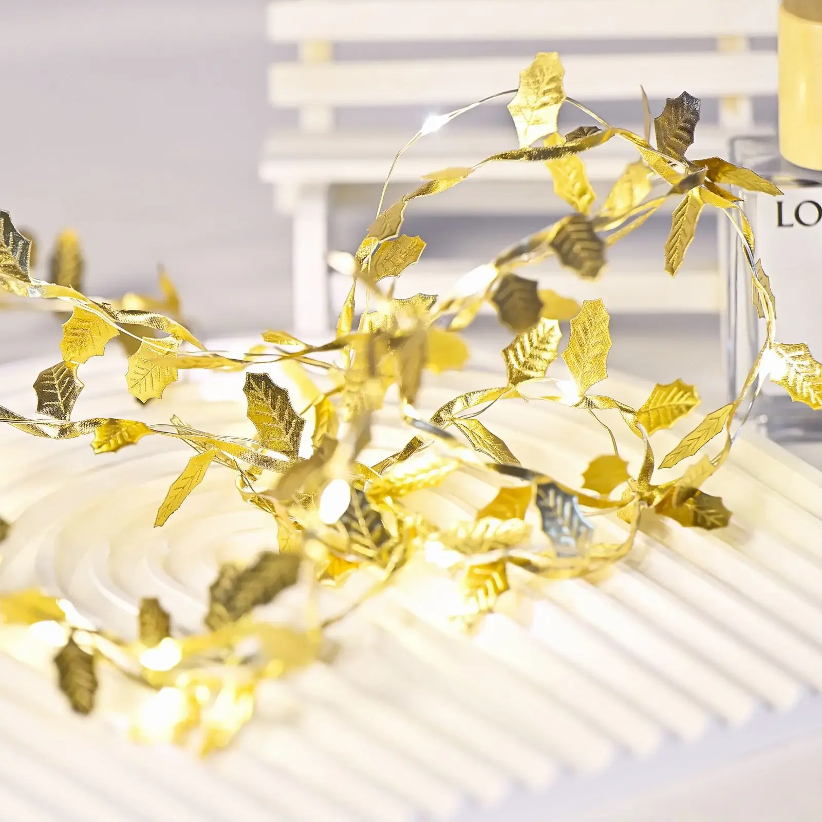 Guirxiété lumineuse LED à piles avec feuilles dorées, guirxiété lumineuse pour salon, chambre à coucher, fête, mariage, nouvel an, décoration de Noël