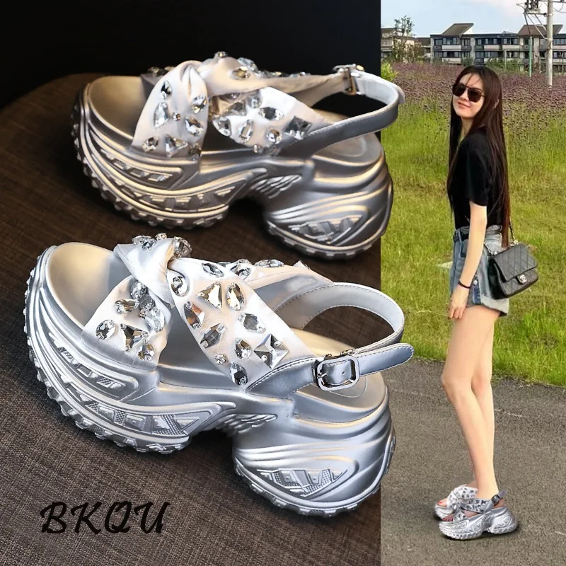 

BKQU Show Foot Small Thick Soled Increase Sandals for Women 2024 Summer New Trend Diamond-shaped Sponge Roman Shoes Design Sense