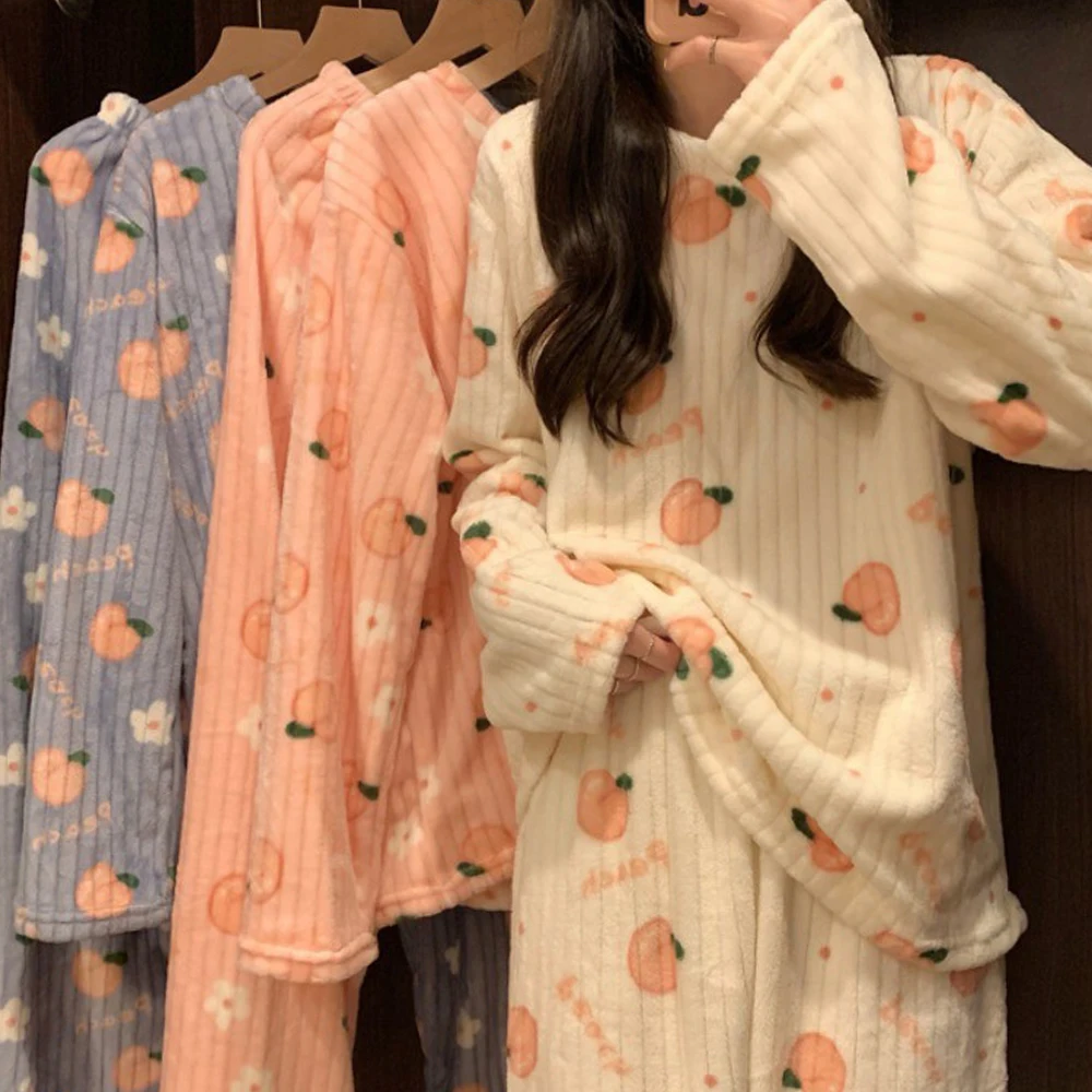 

Женские зимние пижамные комплекты, милый теплый свободный топ с круглым вырезом, брюки с эластичной резинкой на талии, толстый коралловый бархат, милая одежда для сна с героями мультфильмов