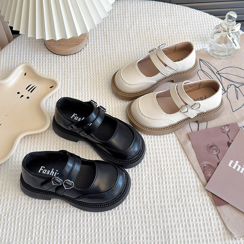 

Kids Casual Shoes for Girls Leather Shoes Back To School Uniform Black Party Wedding Flats for Wedding Party with Heart Buckle