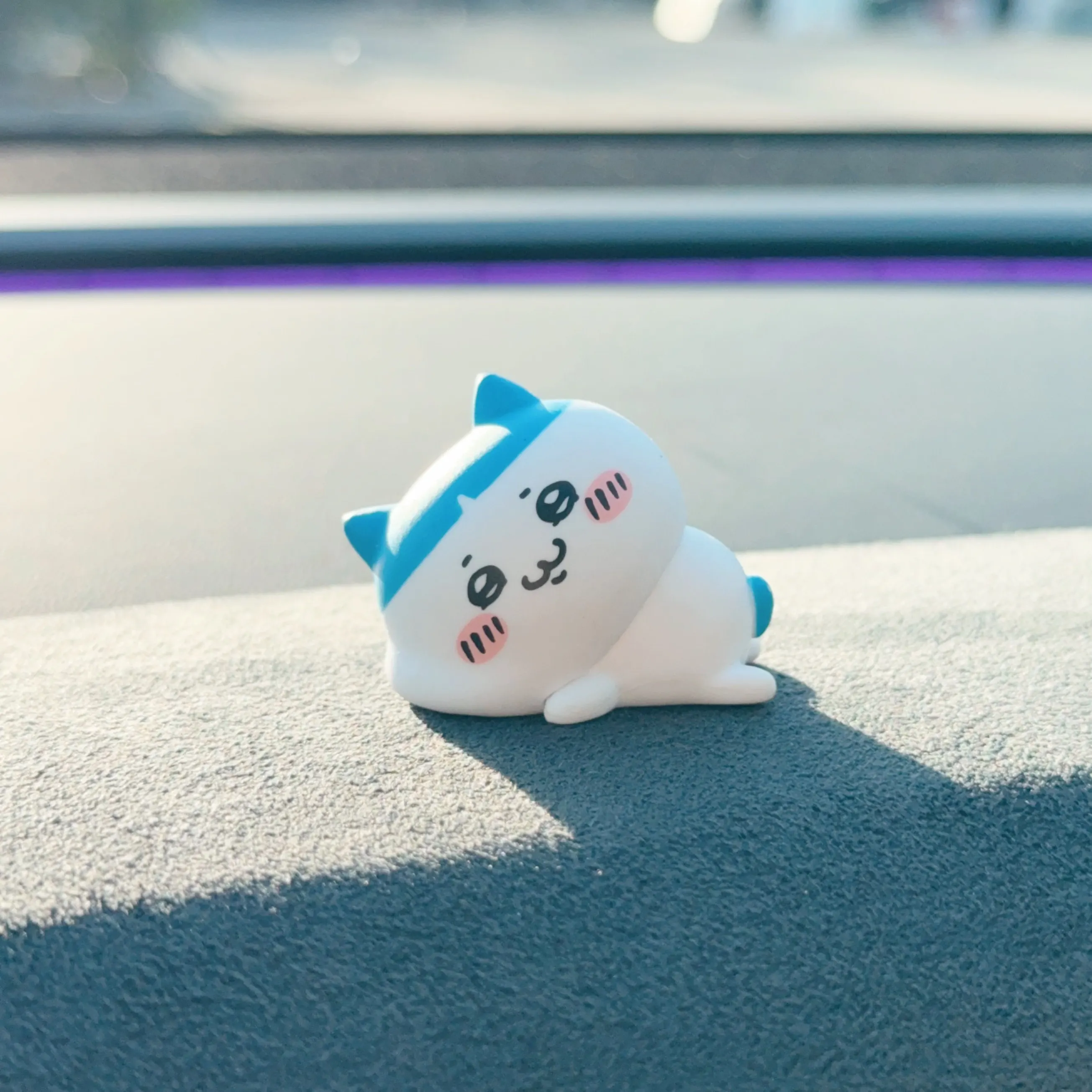 

Chiikawa, A Self-mocking Expression Figurine, Desktop Model Figurine, and Mobile Phone Stand