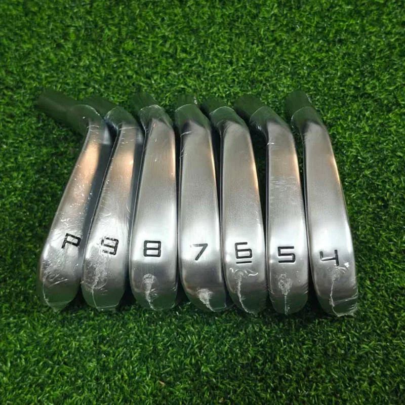 Unisex Right-Hand Golf Club Set, Forged Iron, Shaft, Regular Size, Rubber Grip, Club Head Cover