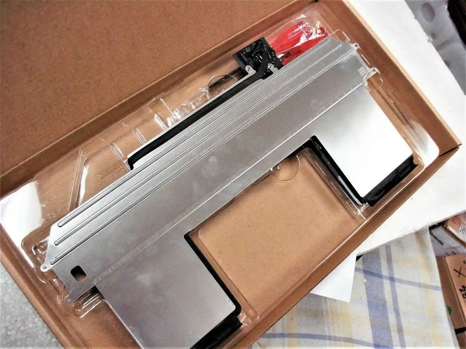 

A2337 battery for Macbook Pro Retina 13.3'' laptop A2389 Battery 2020 year EMC3302 A2337 EMC3598 MGN63LL MGN73LL MWTJ2