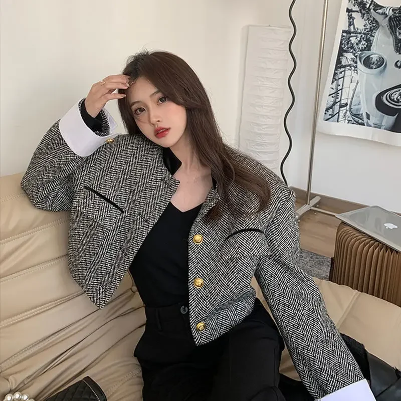 

Biyaby женские куртки с металлическими пуговицами и воротником-стойкой в корейском стиле, клетчатое пальто с карманами, женская весенняя укороченная куртка с длинными рукавами 2025 г.