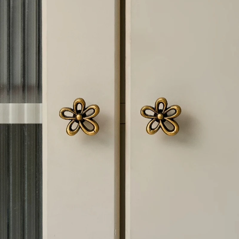 Brass Furniture Handle Wardrobe Door Drawer Cabinet Vintage Antique Copper Color French Style Creative Single Hole Small Handles