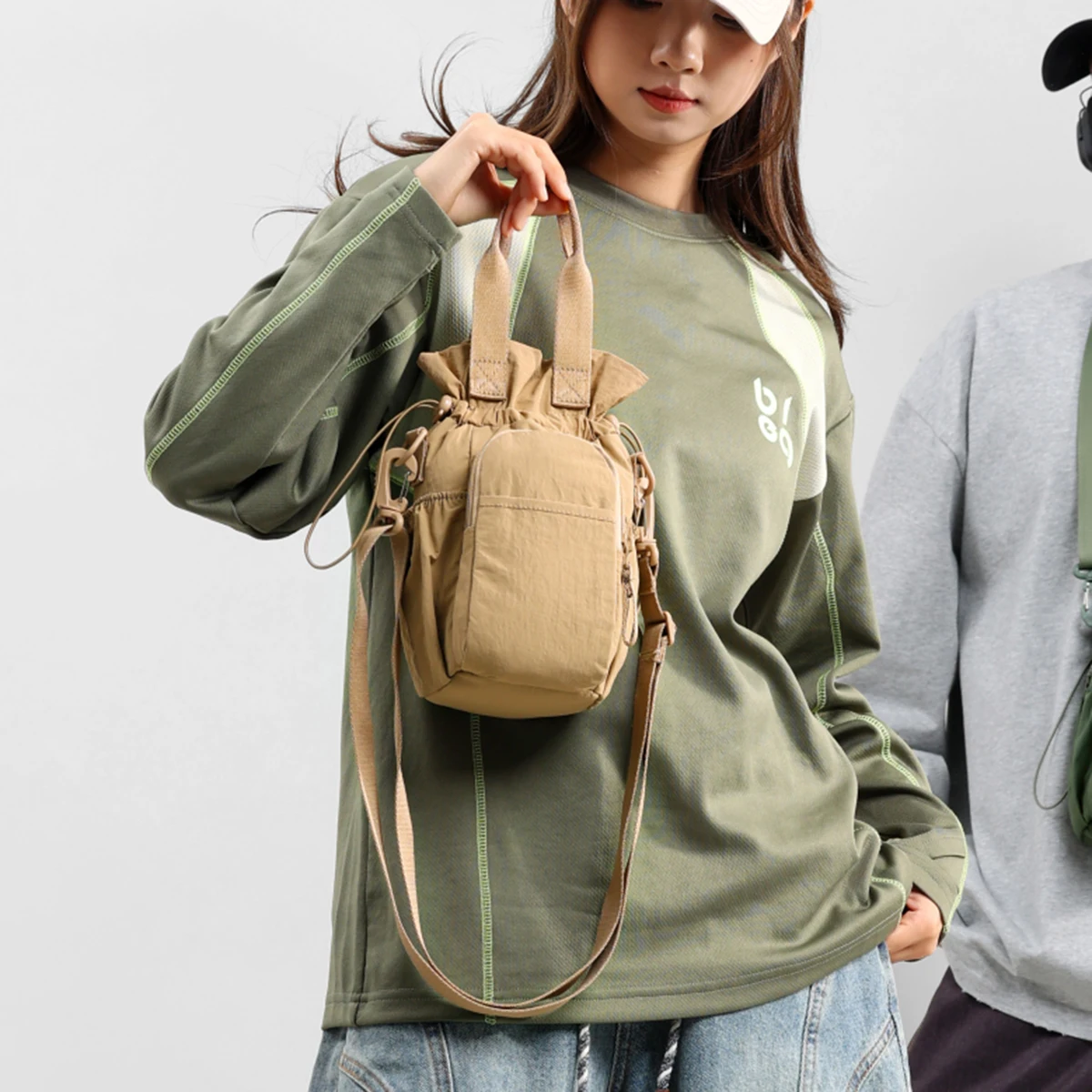 Multifunctional Cross-Body Water Bottle Bag, Mobile Phone Bag, Lightweight and Convenient Hiking Backpack for Men and Women, Shoulder Bag, Water Bottle Bag for Students image 5