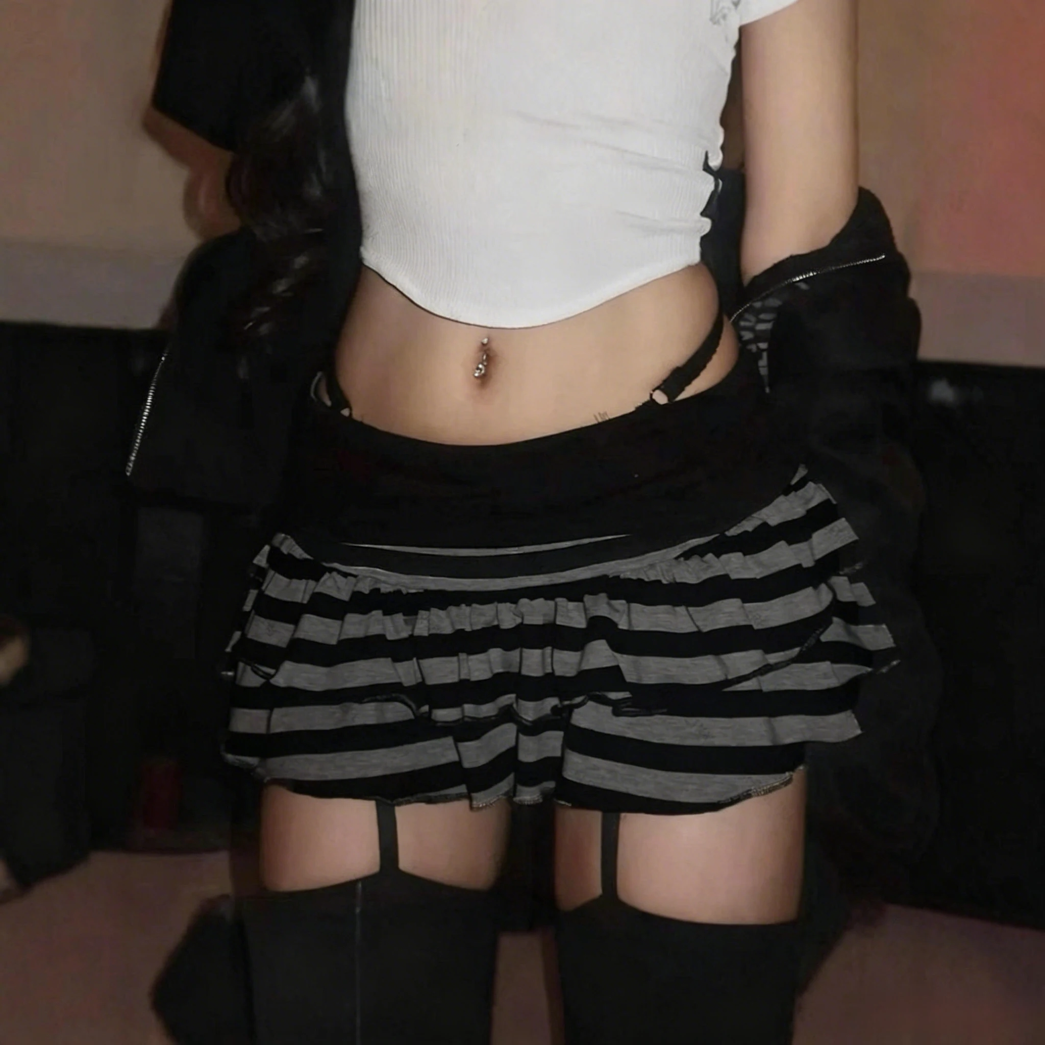 Y2K Striped Micro Mini Skirt Low Rise Tiered Ruffle Skater Skirt Women Grunge Punk Miniskirt Alt Millennium 00s Outfit