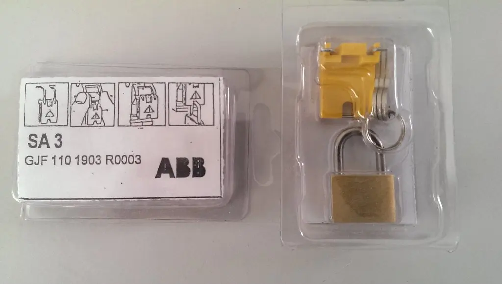

SA3 (DE) 84201649 GJF1101903R0003 Locking Device, Set incl. padlock