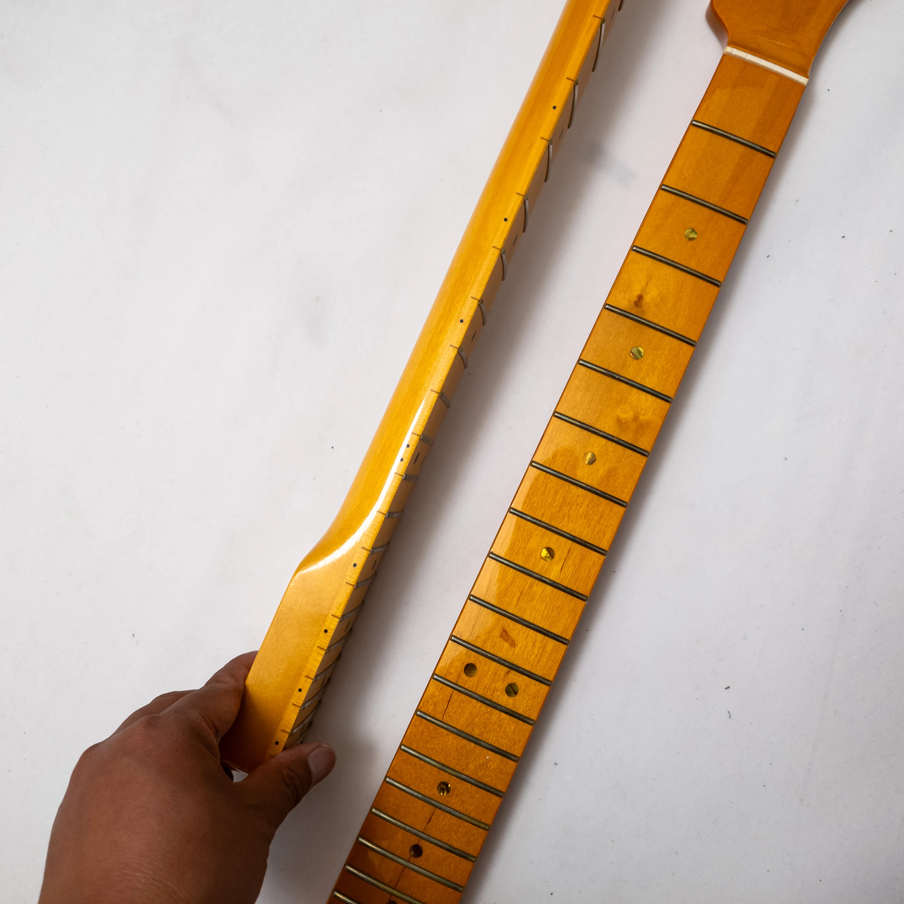

21 Frets Guitar Neck 25.5" Maple Fingerboard Modern C Right Hand Bolt On Headstock