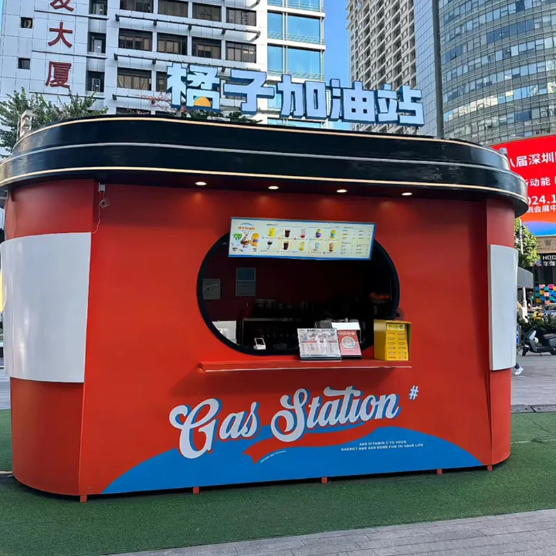 شاحنة الوجبات الخفيفة العملاقة على شكل كوب شاي الحليب، مقهى متنقل مقاوم للطقس مع نوافذ تقديم مزدوجة ولوحة قائمة