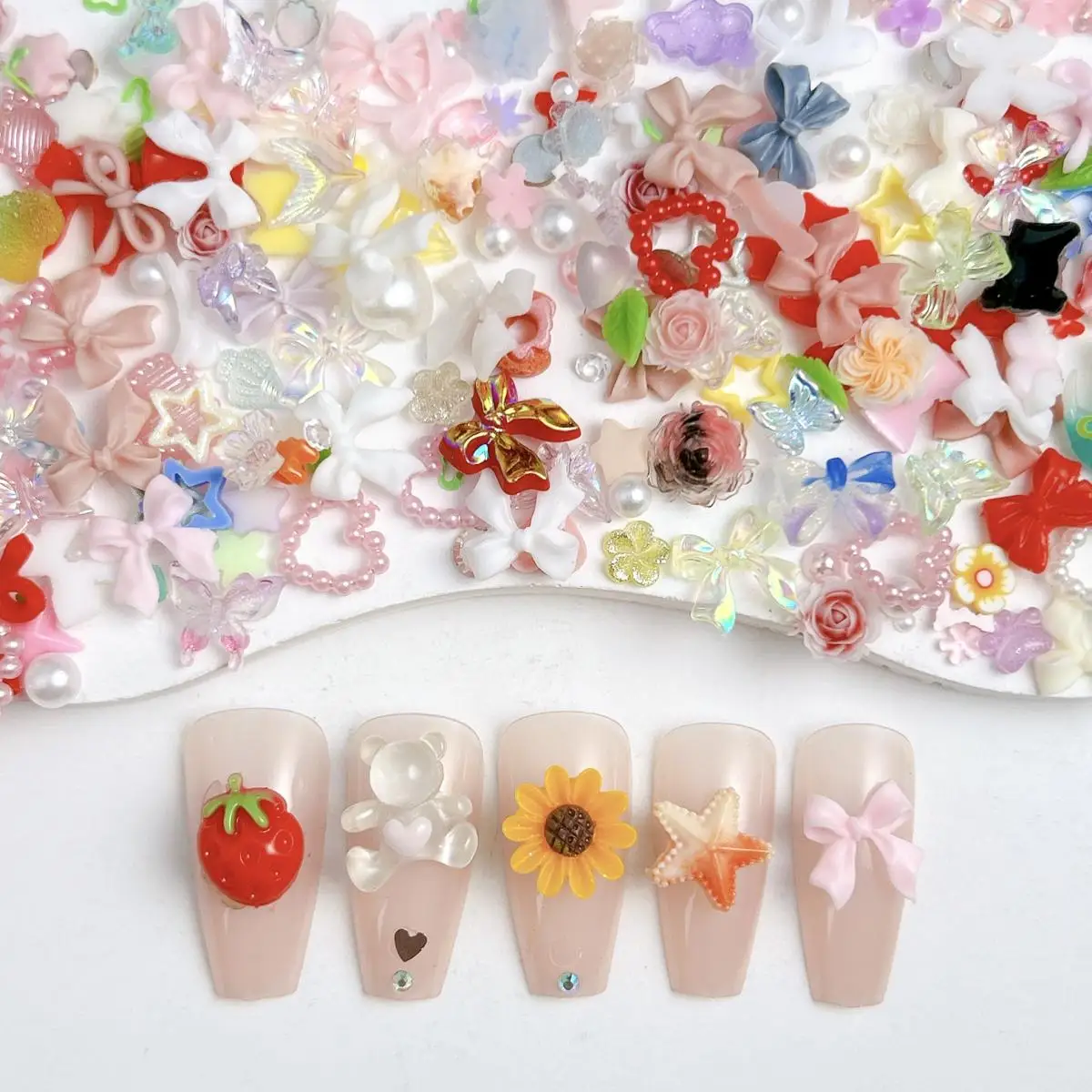 3D Random Mixed Sweet Small Fresh Butterfly Flower Bow Nail Art Decorations Creative Cloud Bear Resin Nail Charms for DIY Nails