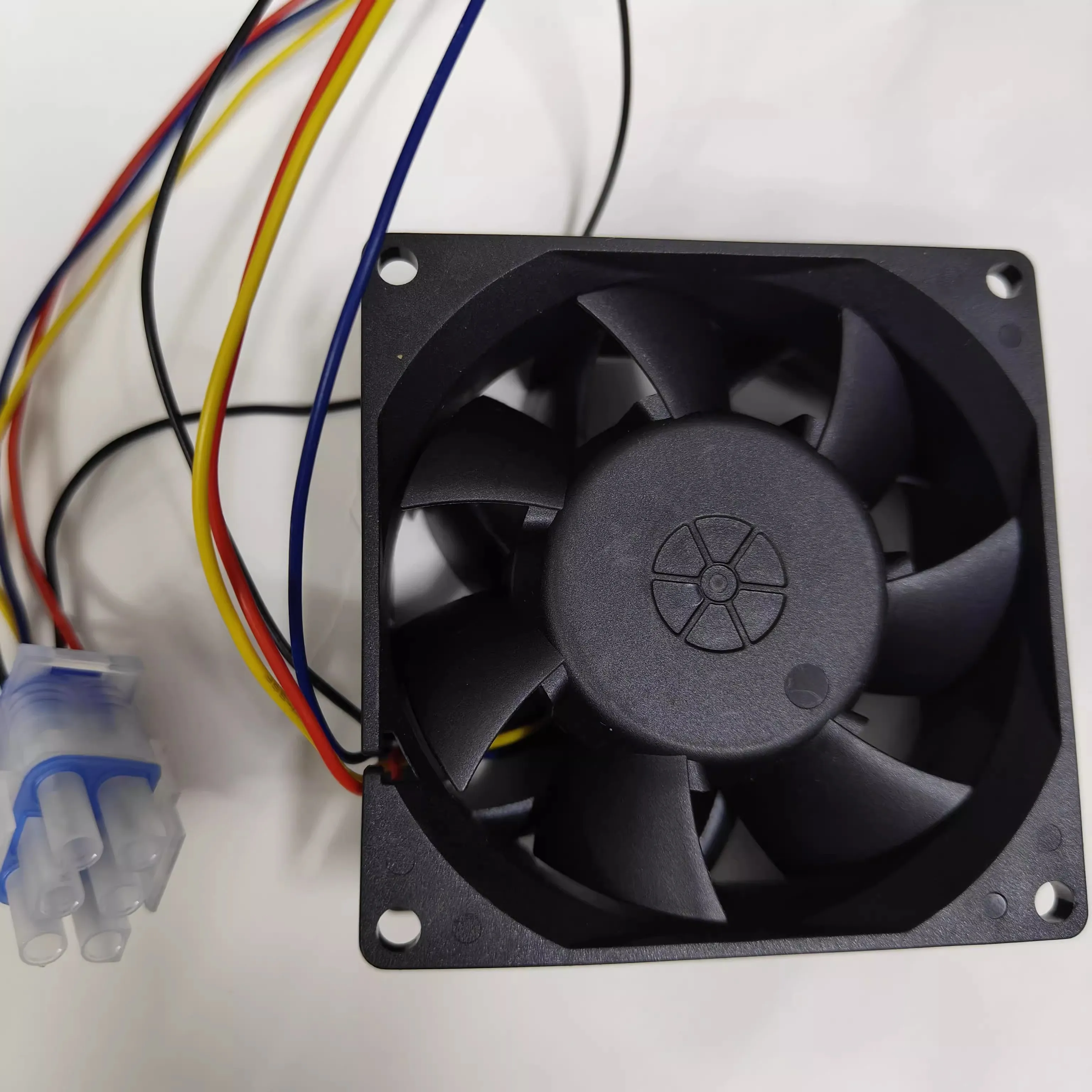Gratis verzending originele V80E14MS2A3-57A611 ventilatormotor WR60X26866 13.6 V waterdichte ventilator