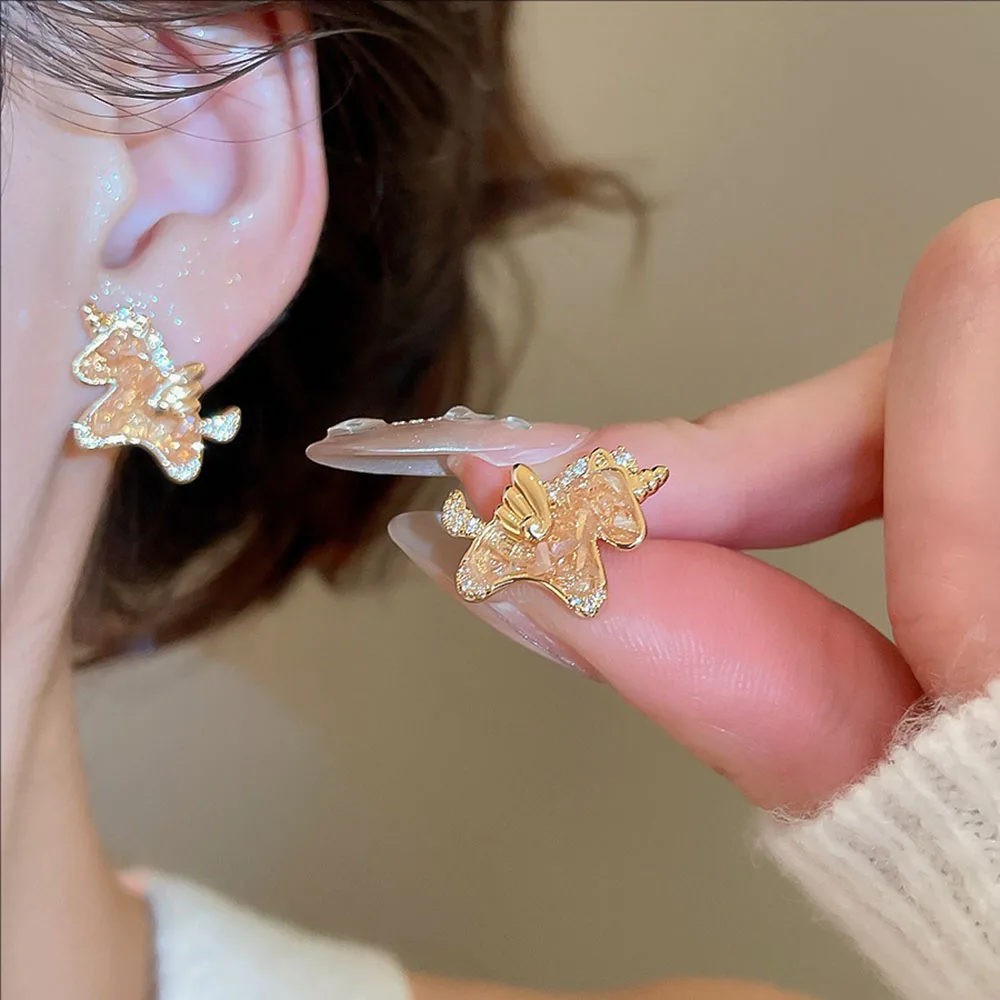 

Real Golden Electroplated Silvery Needle Zircon Pony Crystal Earrings Light Luxury and High-end Niche Copper Jewelry