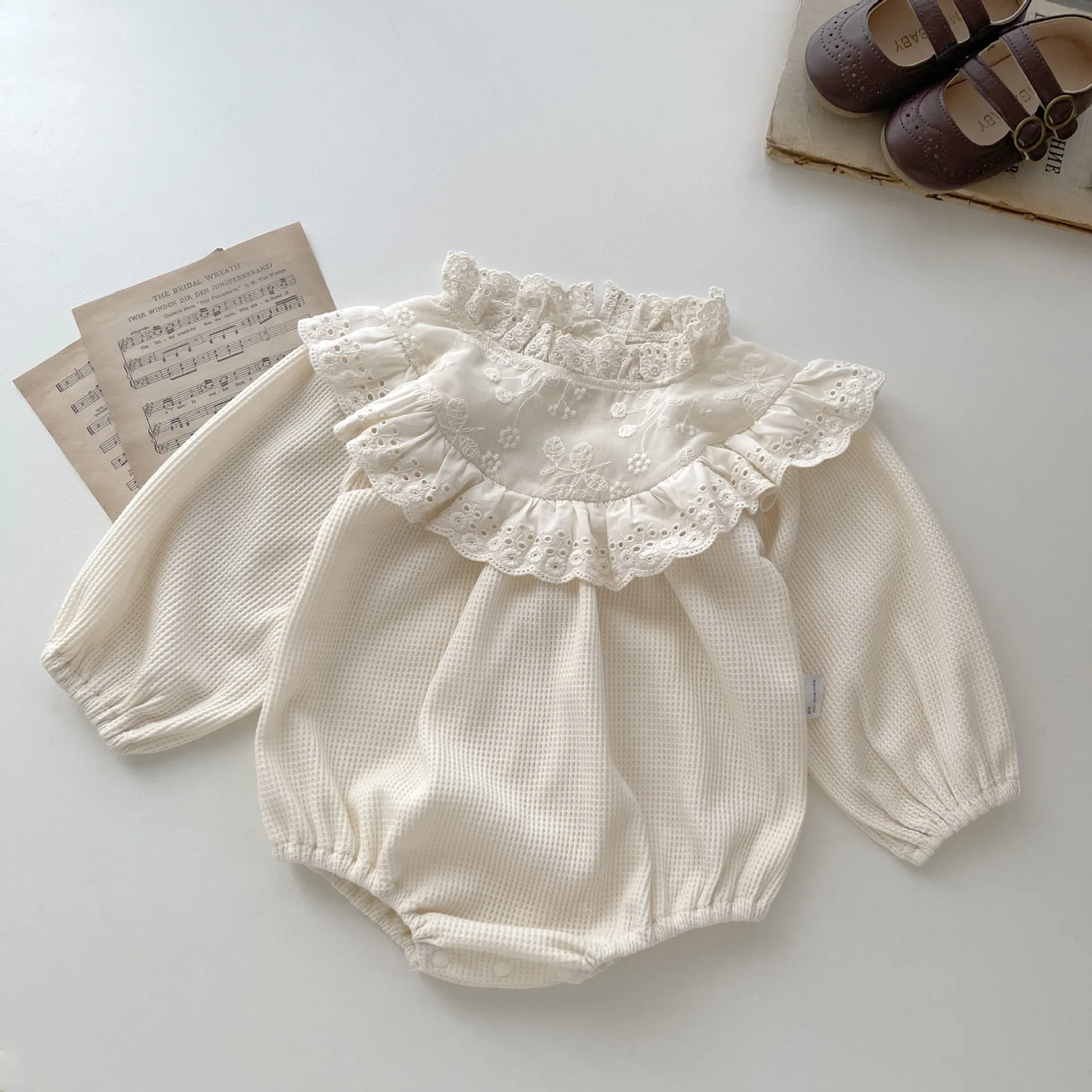 2024 Autumn New Baby Clothes Boy Girl Lace Embroidery Flower Ruffle Collar Onesie Solid Newborn Infant Waffle Splicing Bodysuit